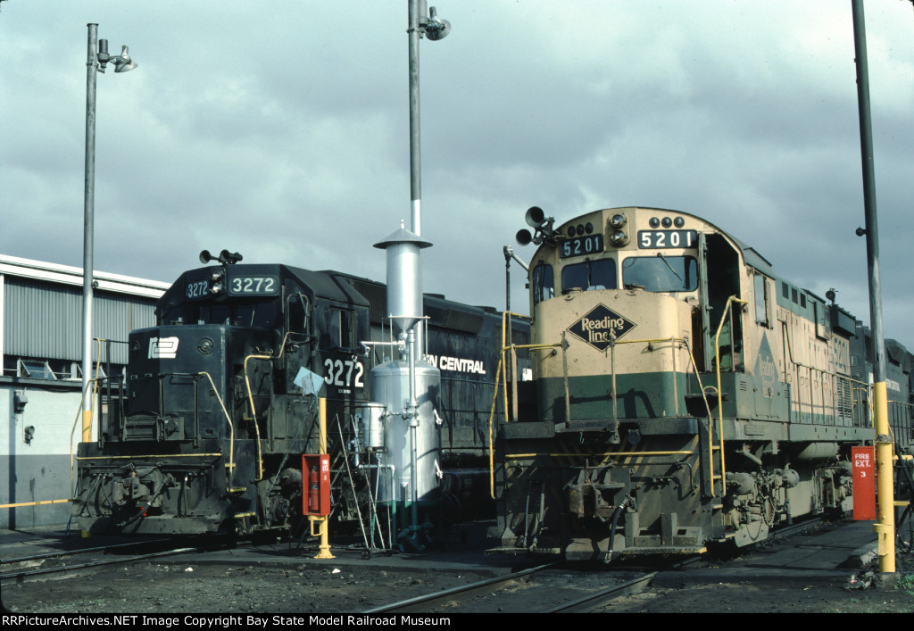 RDG C424 5201 and PC 3272, now both officially Conrail roster mates